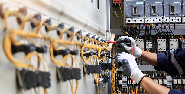 Professional Electrician technician working in Keasbey, NJ